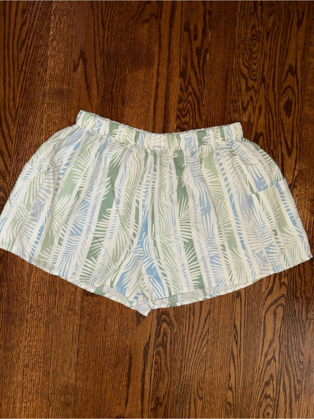 Aakaa Tropical Leaf Print Athletic Shorts - Green & Blue